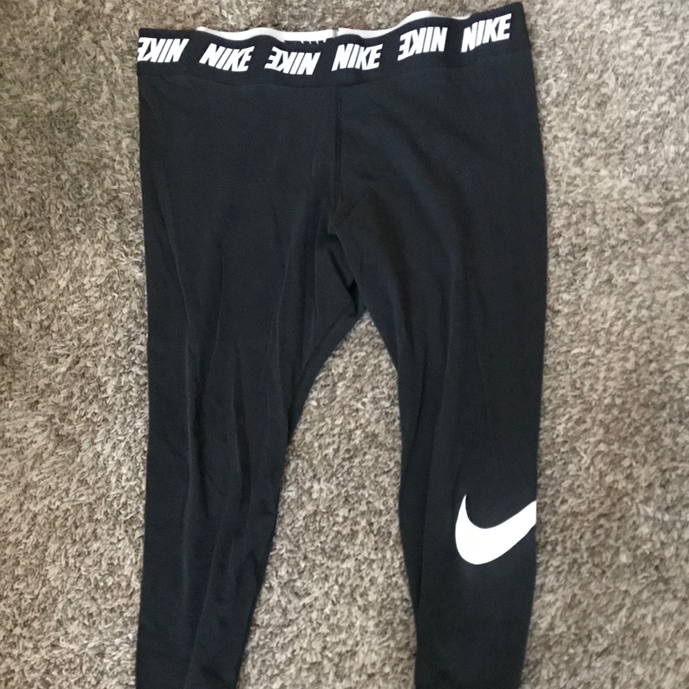 *NIKE* High waisted Workout Leggings